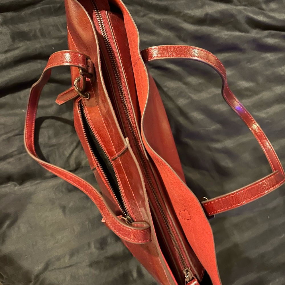 Elegant Burgundy Tote Bag - Picture 11 of 13